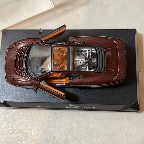 Vintage Jaguar XJ Car Model, ART 174 - Picture 3 of 5